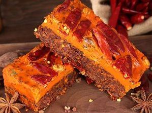 想要在重慶開一家火鍋店那么火鍋底料加工廠如何選擇？