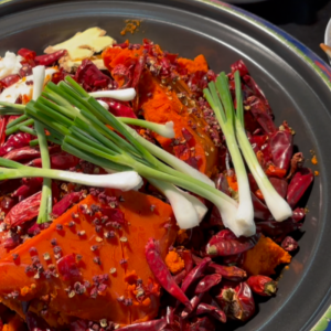 專業(yè)火鍋底料如何制作？復(fù)雜工藝探秘