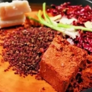 如何尋覓正宗火鍋底料一手貨源？確保廠家正規(guī)性的秘訣何在？